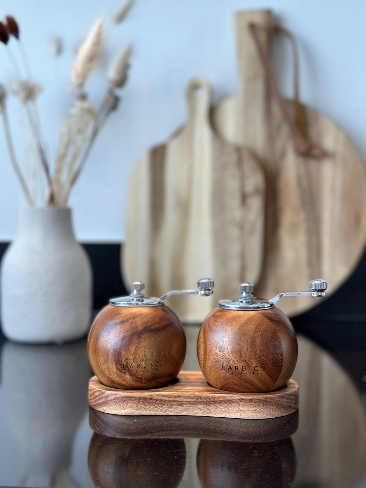Lardic® Pepper Mill and Salt Mill Set - With Holder - 2 Pieces